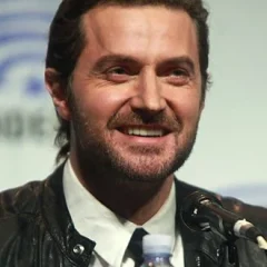 Richard Armitage (actor) height profile photo