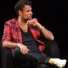 Richard Bacon (broadcaster) height profile photo