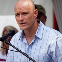 Richard Machowicz height profile photo