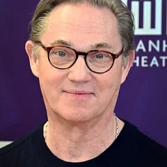 Richard Thomas (actor) height profile photo