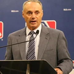 Rob Manfred height profile photo