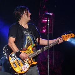 Robby Takac height profile photo