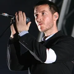 Robert Del Naja height profile photo