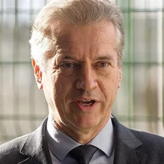 Robert Golob height profile photo