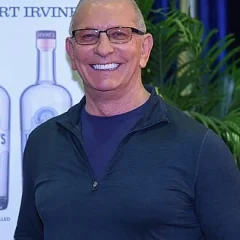 Robert Irvine height profile photo