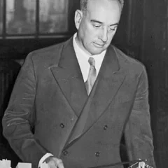 Robert Moses height profile photo