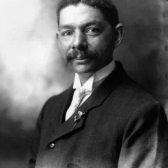 Robert Robinson Taylor height profile photo