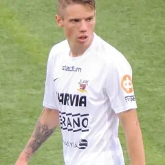 Robert Taylor (footballer, born 1994) height profile photo