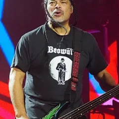 Robert Trujillo height profile photo