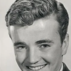 Robert Walker (actor, born 1940) height profile photo