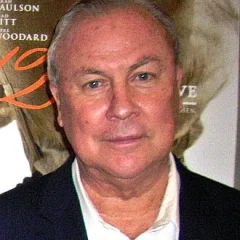 Robert Wilson (director) height profile photo