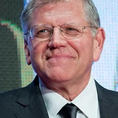 Robert Zemeckis height profile photo
