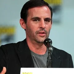 Roberto Orci height profile photo