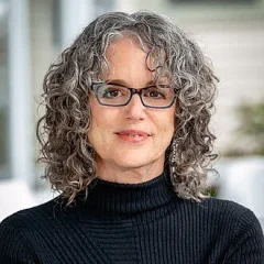 Robin DiAngelo height profile photo