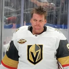 Robin Lehner height profile photo