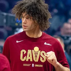 Robin Lopez height profile photo