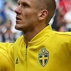 Robin Olsen height profile photo