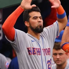 Robinson Chirinos height profile photo