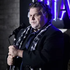 Ron Bennington height profile photo