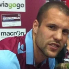 Ron Vlaar height profile photo