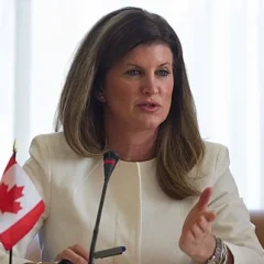Rona Ambrose height profile photo