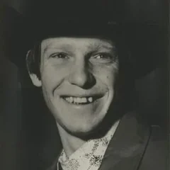 Roy Cooper (rodeo cowboy) height profile photo