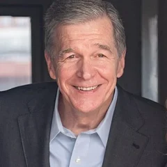 Roy Cooper height profile photo