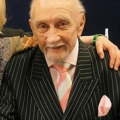 Roy Dotrice height profile photo