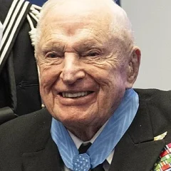 Royce Williams height profile photo