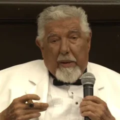 Rubén Aguirre height profile photo
