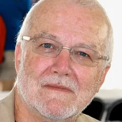 Russell Banks height profile photo