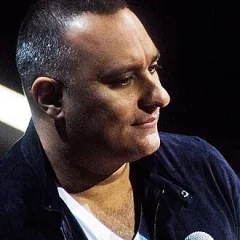 Russell Peters height profile photo