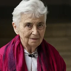 Ruth Pfau height profile photo