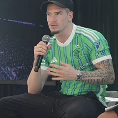 Ryan Kent height profile photo