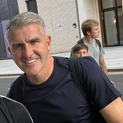 Ryan Lowe height profile photo