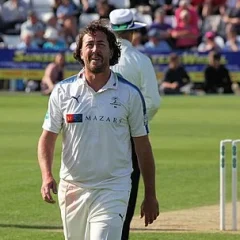 Ryan Sidebottom height profile photo