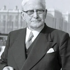 S. O. Davies height profile photo