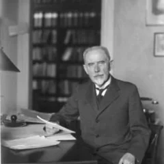 S. P. L. Sørensen height profile photo