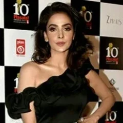 Saba Qamar height profile photo