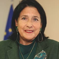 Salomé Zourabichvili height profile photo
