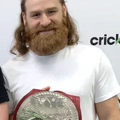 Sami Zayn height profile photo