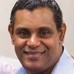 Sammy Sosa height profile photo