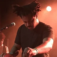 Sampha height profile photo