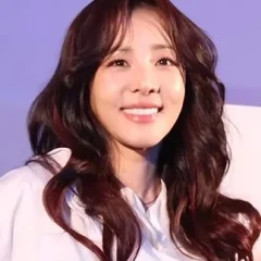 Sandara Park height profile photo