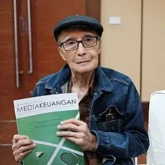 Sapardi Djoko Damono height profile photo
