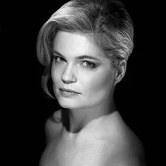 Sarah Biasini height profile photo