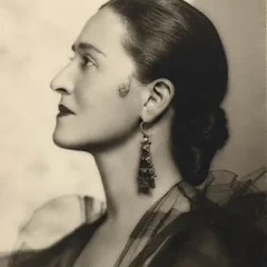 Sarah Fischer (soprano) height profile photo