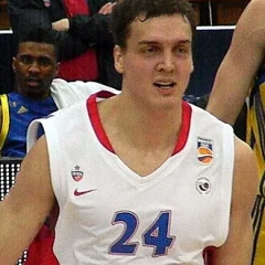Sasha Kaun height profile photo