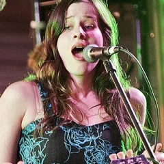 Sasha Spielberg height profile photo