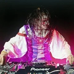 Savant (musician) height profile photo